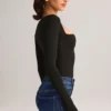 Kaia Modal top met vierkante hals en lange mouwen in zwart