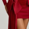 Karelyn minijurk met strikdetail en ruches in True Red