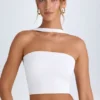 Khai bandeau-top met chokerdetail in wit