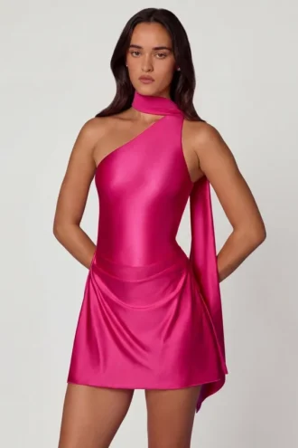 Kiraz asymmetrische minijurk met sjaaldetail in felroze