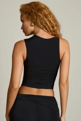 Kirbie asymmetrische tanktop met ruches in zwart