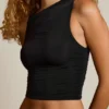 Kirbie asymmetrische tanktop met ruches in zwart