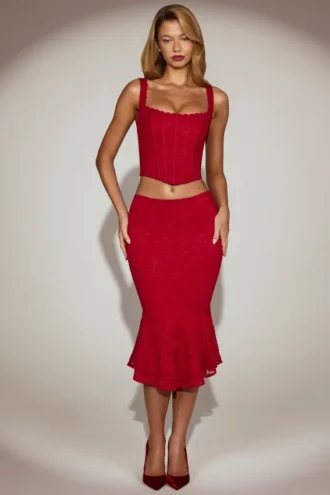 Koraalkleurige kanten midi-rok met geribbelde zoom en middelhoge taille in True Red