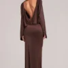 Lani gedrapeerde maxi-jurk met lange mouwen in chocoladebruin