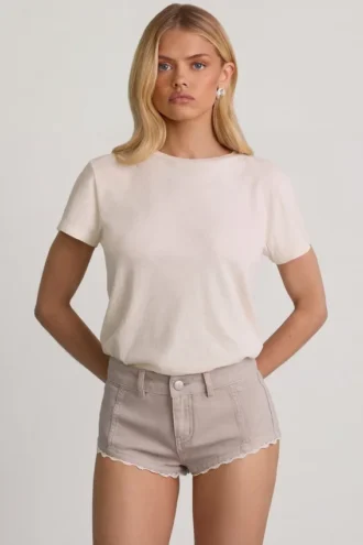 Lanori laag uitgesneden hotpants in ecru