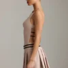 Leilani minijurk met riem en open rug in Mushroom