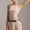 Leilani minijurk met riem en open rug in Mushroom