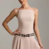 Leilani minijurk met riem en open rug in Mushroom