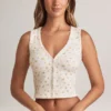 Lene Modal geribbeld vestje met knoopsluiting in bloemenprint