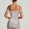 Leonora versierde off-shoulder minijurk in wit