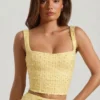 Lirael versierde crop top met vierkante hals in geel