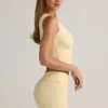 Lisha Modal geribbelde mid-rise Shorts met omgeslagen zoom in botergeel