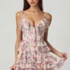 Lolina A-lijn minijurk met ruches en vetersluiting in primrose bloemenprint