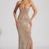 Lucile versierde strapless plunge-jurk in amandel