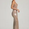 Lucile versierde strapless plunge-jurk in amandel