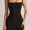 Luma Modal bodycon capri-Jumpsuit met vierkante hals in zwart