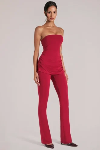 Lumi getailleerde broek met middelhoge taille  in kersenrood