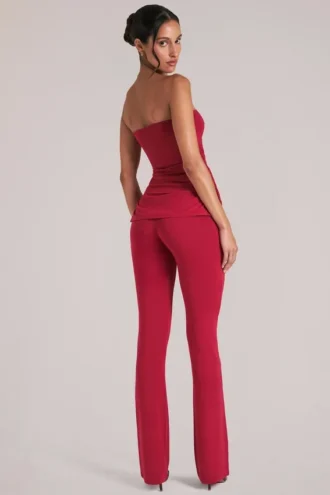 Lumi getailleerde broek met middelhoge taille  in kersenrood