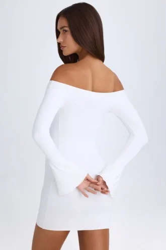 Madelina off-shoulder minijurk met uitsnijdingen in wit