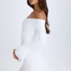 Madelina off-shoulder minijurk met uitsnijdingen in wit