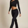Mairead asymmetrische gedrapeerde flared broek met middelhoge taille in zwart