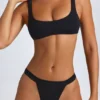 Malibu bikinitop met ronde hals in zwart