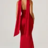Mandi strapless jurk met sjaaldetail in scharlakenrood
