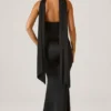 Mandi strapless jurk met sjaaldetail in zwart