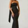 Mandi strapless jurk met sjaaldetail in zwart