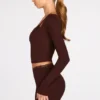 Margaux geribbelde modale bra-top met lange mouwen en vetersluiting in chocoladebruin