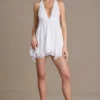 Mariette chiffon minijurk met diep decolleté en open rug in wit