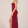 Matilde bandeau-maxi-jurk met drapering tot op de dij in kersenrood