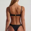 Maui Cheeky bikinibroekje met brede bandjes en kralenversiering in zwart