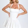 Maybelle mini-jurk met ruches en halternek in wit