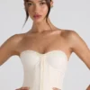 Melvina gerimpelde, strikbare strapless korset-top in ivoor Melvina gerimpelde, strikbare strapless korset-top in ivoor