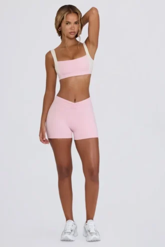 Mini-short met ruches in lichtroze gemêleerd