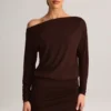 Mira Modal off-shoulder wikkelminijurk in chocoladebruin