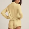 Mirae Modal pyjamatop met lange mouwen in pastelgeel