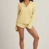 Mirae Modal pyjamatop met lange mouwen in pastelgeel