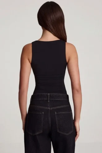 Mirandria zachte jersey top met vierkante hals en ruches in zwart