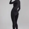 Musa jumpsuit met hoge hals en lange mouwen in zwart