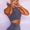 Naadloze crop top met hoge halslijn in grijs