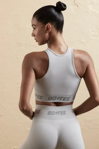 Naadloze crop top met racerback in zilver