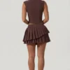 Nada gelaagde geplooide minirok met lage taille in chocoladebruin