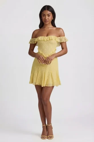 Nahida off-shoulder kanten A-lijn minijurk in pastelgeel