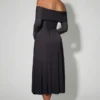 Nerissa off-shoulder A-lijn midi-jurk met vetersluiting in zwart