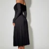 Nerissa off-shoulder A-lijn midi-jurk met vetersluiting in zwart