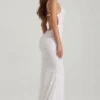 Nivalis versierde maxi-jurk met cowl-hals en open rug in wit