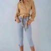 Noelie cropped jasje met riem van imitatiesuède in tan