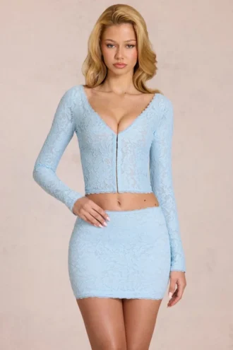 Odelia kanten cardigan met diepe halslijn  in poederblauw